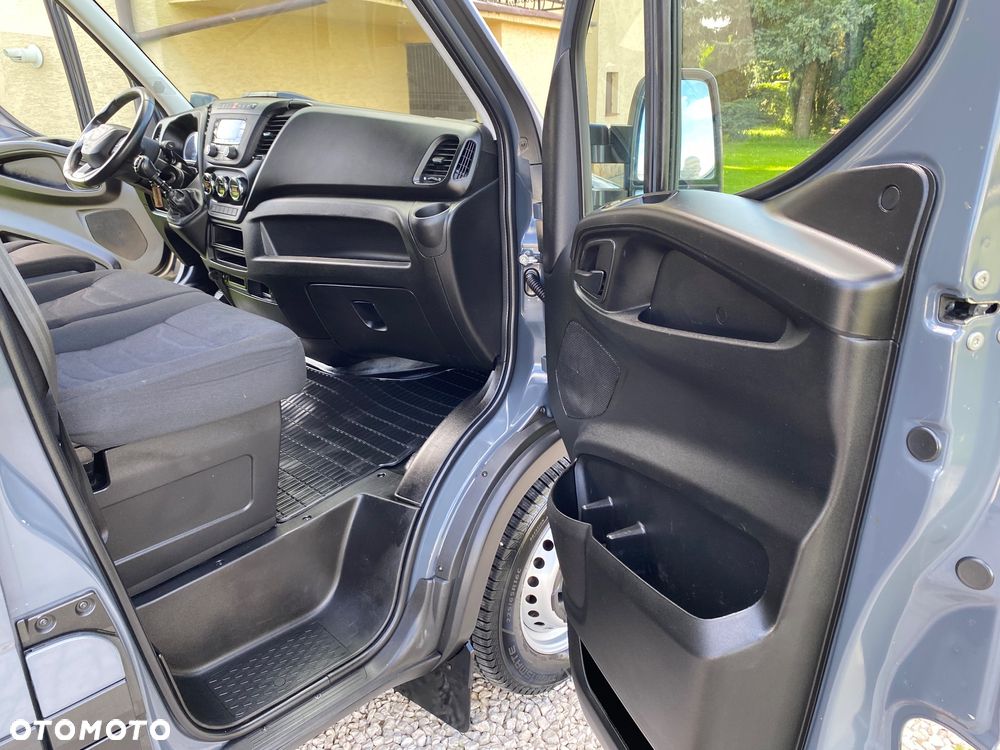 Iveco DAILY 3.0 MAX długi, niski przebieg, salon Polska, bezwypadkowy - 21