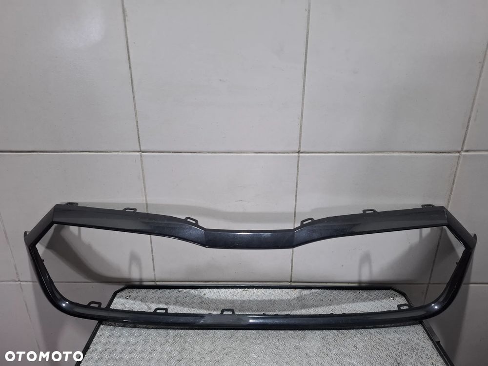 Ramka grilla atrapy Skoda Octavia IV 2021 rok nr 5E3853761A - 1