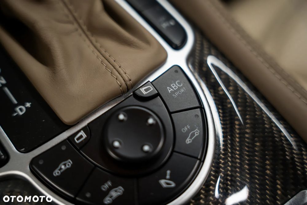 Mercedes-Benz SL 65 AMG - 31
