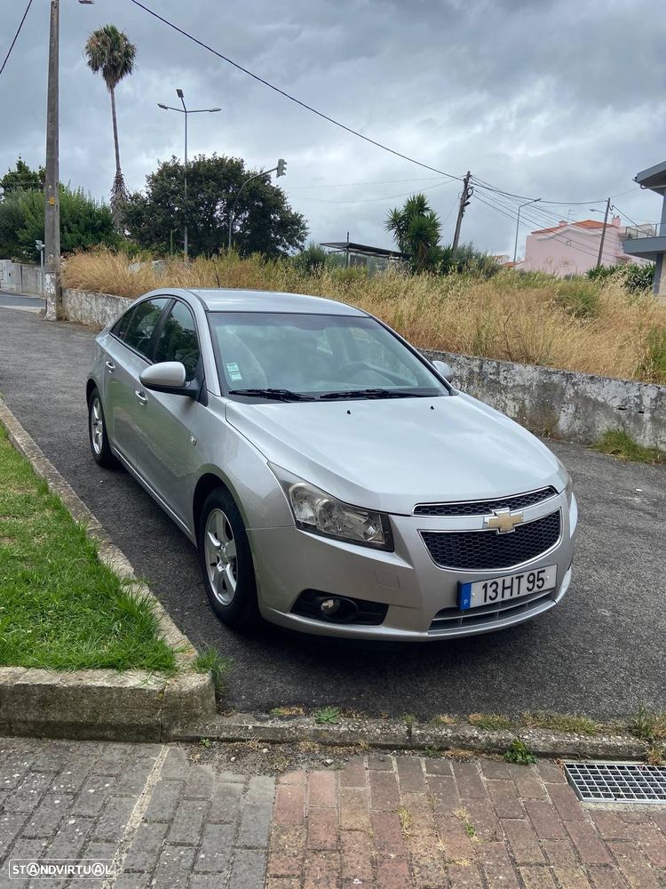 Chevrolet Cruze 1.6 LS - 2