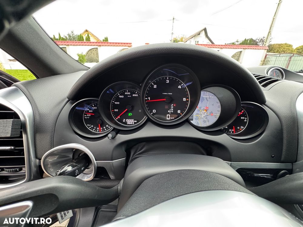 Porsche Cayenne - 7