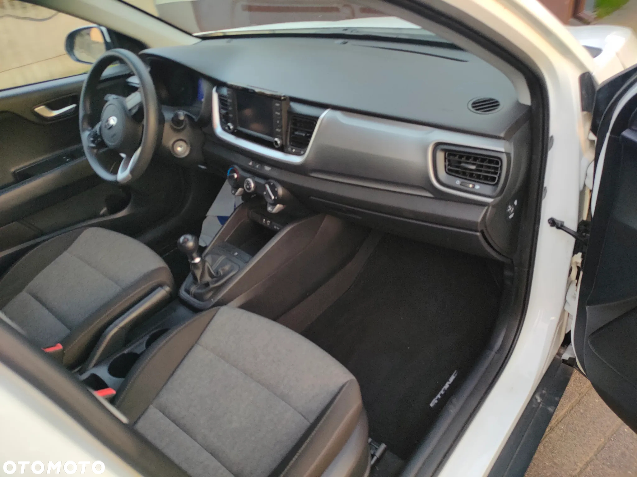 Kia Stonic 1.2 L - 6