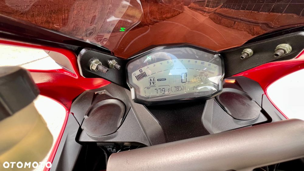 Ducati Panigale 899 - 19