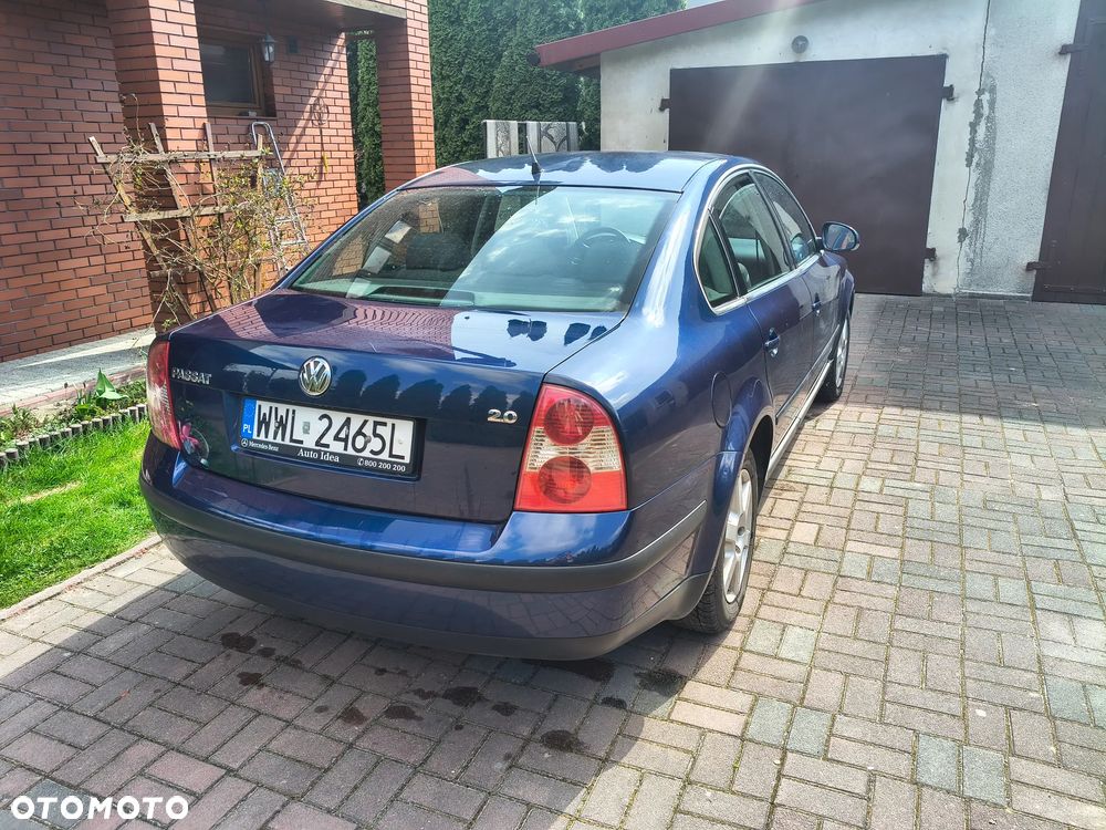 Volkswagen Passat 2.0 Basis - 1