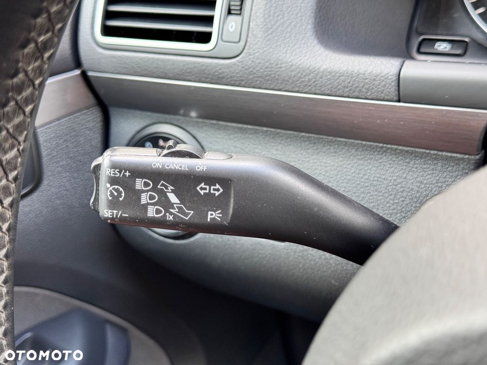 Volkswagen Touran 1.6 TDI DPF Trendline - 12