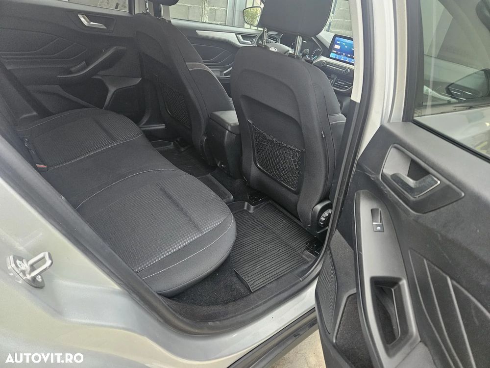 Ford Focus - 9