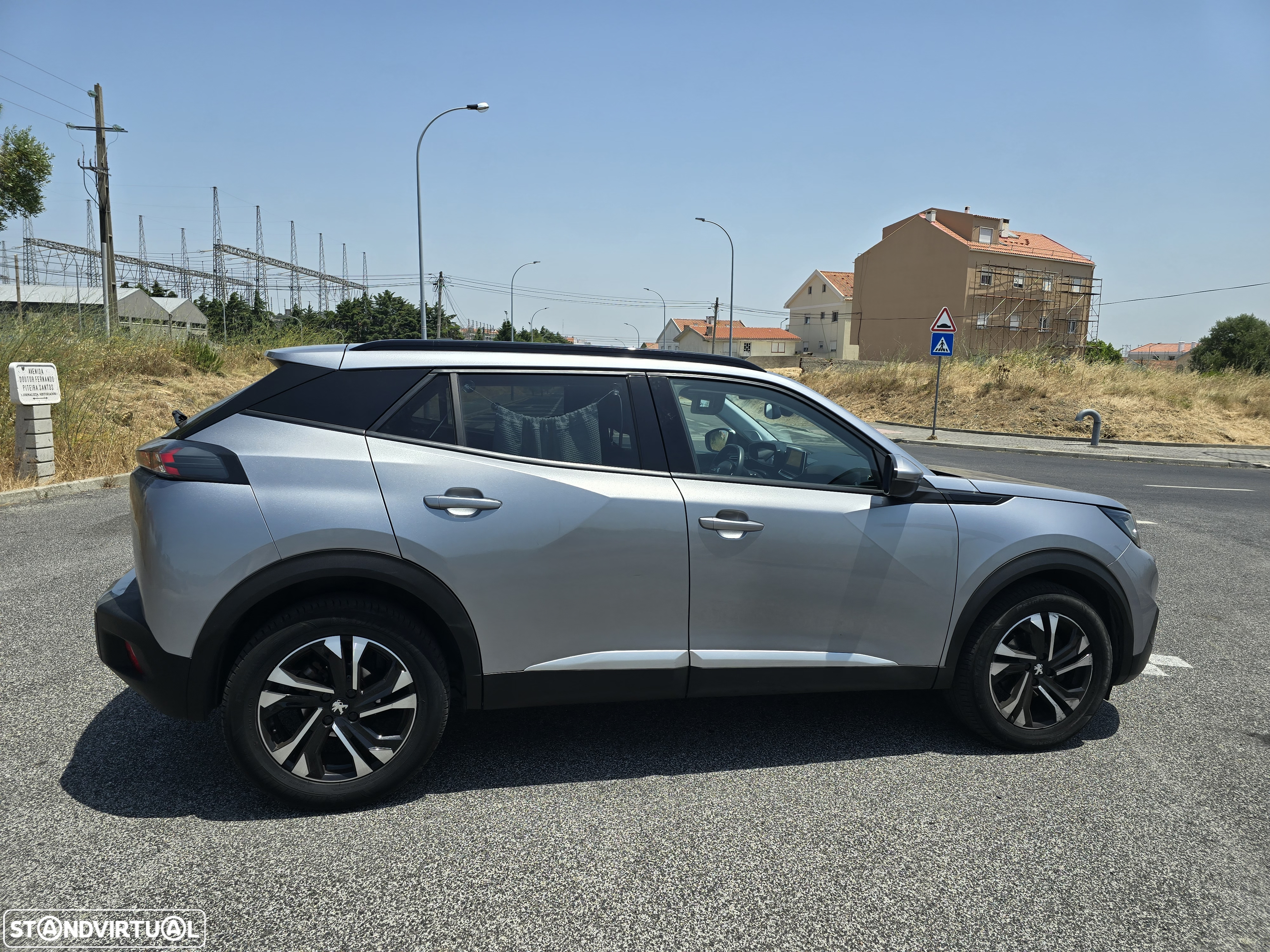 Peugeot 2008 1.2 PureTech Allure Pack - 2