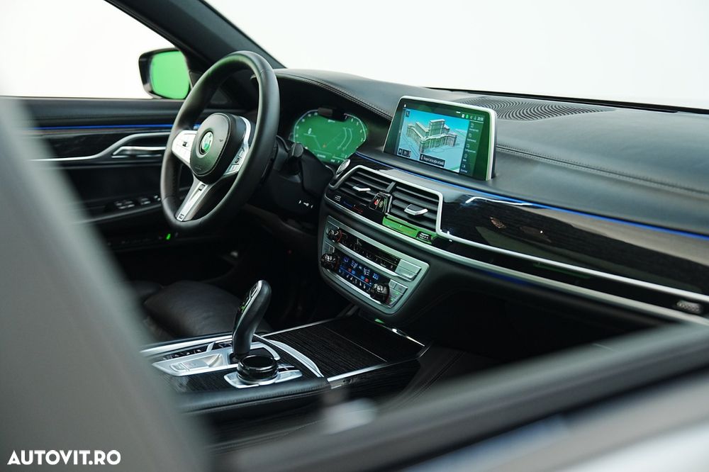 BMW Seria 7 745e - 10