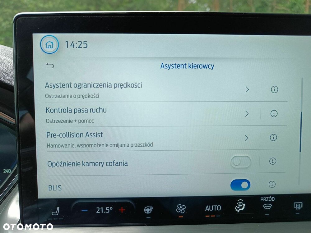 Ford Focus 1.0 EcoBoost Titanium X - 23