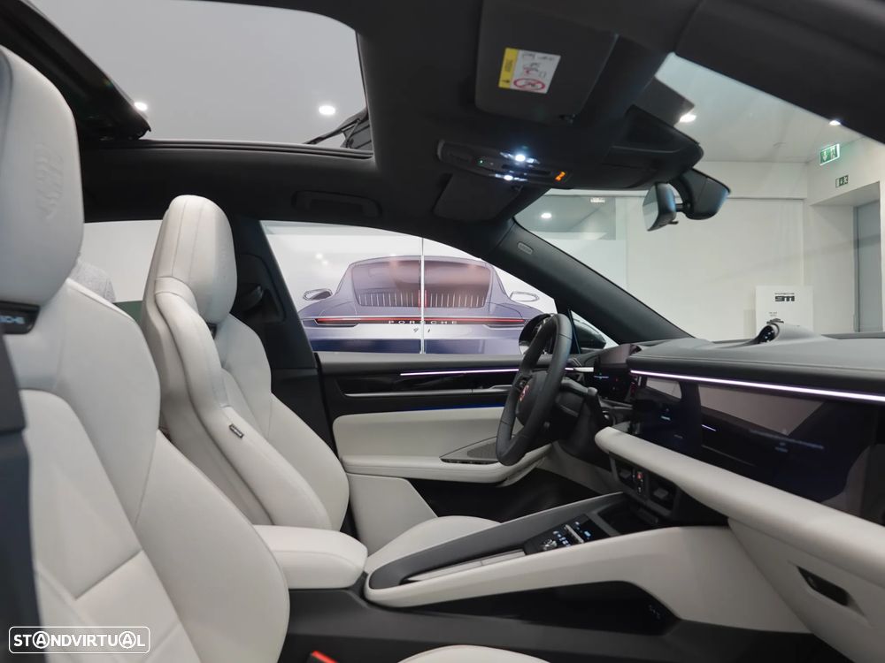 Porsche Macan Electric 4 - 33