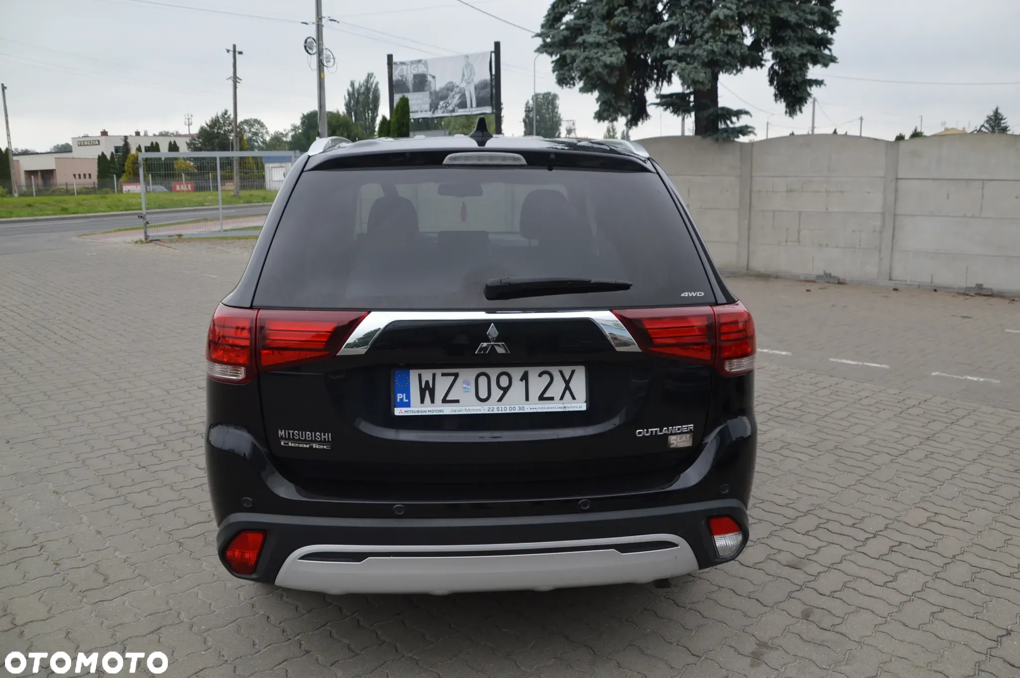 Mitsubishi Outlander 2.0 Intense + 4WD CVT - 3