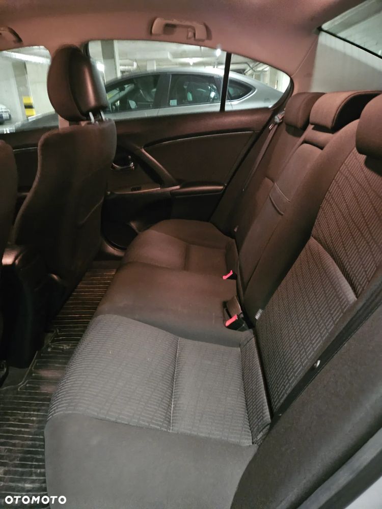 Toyota Avensis 1.8 Comfort - 16