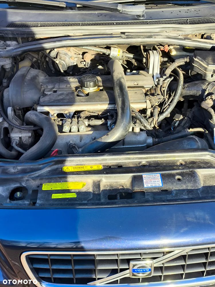 Volvo S60 2.5T Momentum - 28