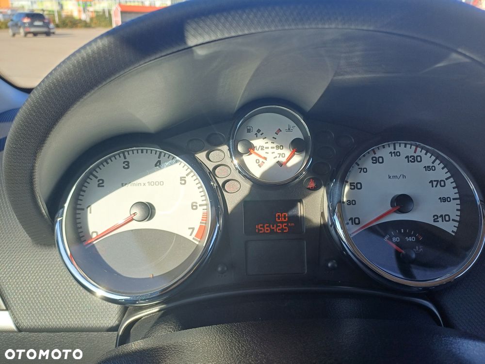 Peugeot 207 - 6