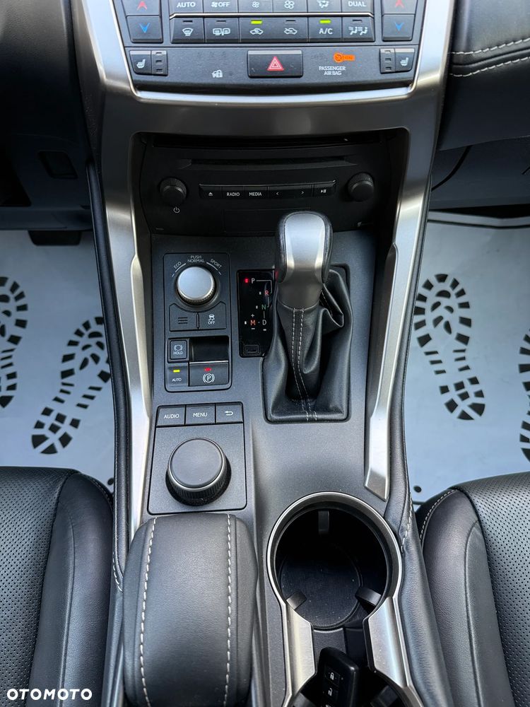 Lexus NX 200t Elite AWD - 11