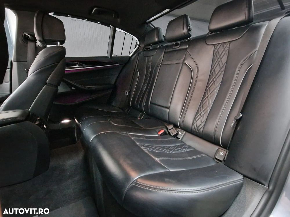 BMW Seria 5 520i Aut. M Sport Edition - 9