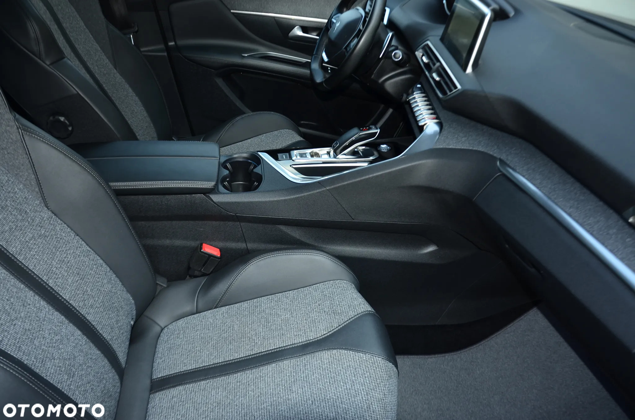 Peugeot 3008 1.2 PureTech Allure S&S EAT8 - 20