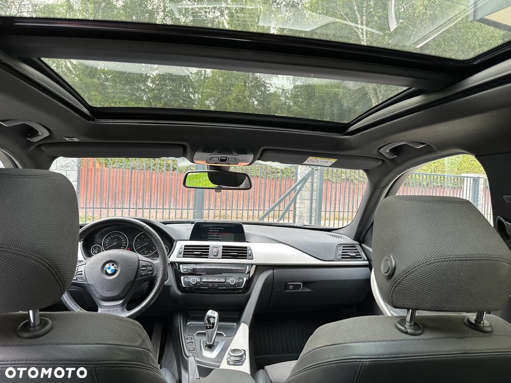 BMW Seria 3 320d Touring Efficient Dynamics Edition - 17