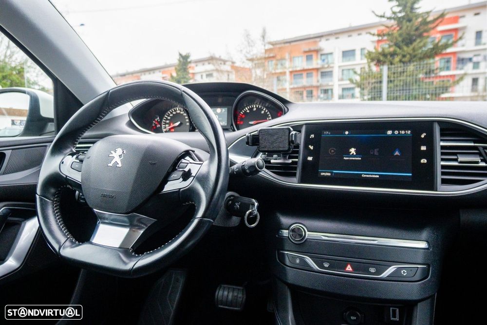 Peugeot 2008 - 11