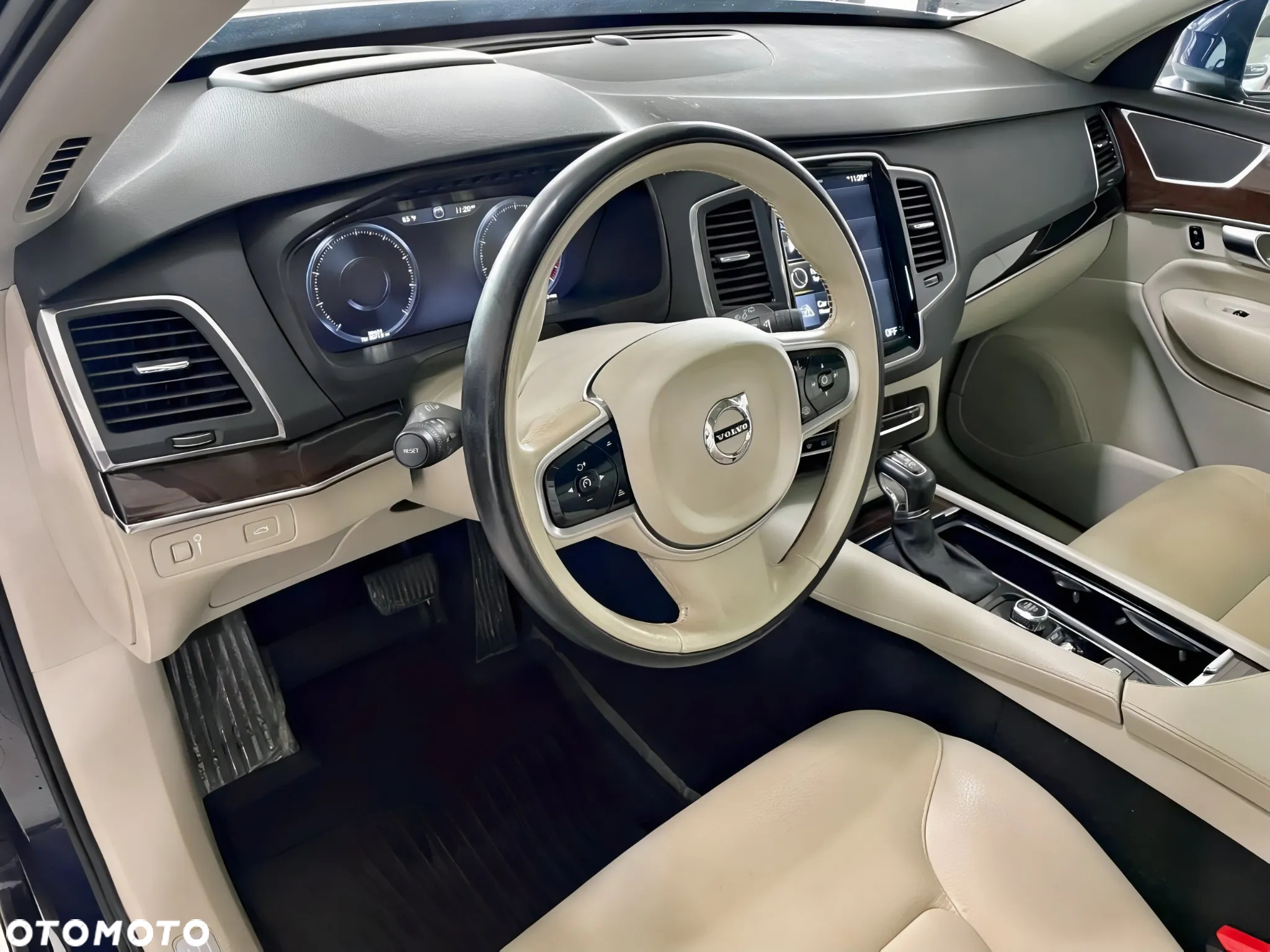 Volvo XC 90 T6 AWD Momentum 7os - 11