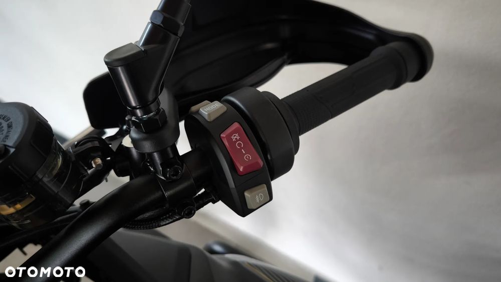 VOGE 900DSX - 11