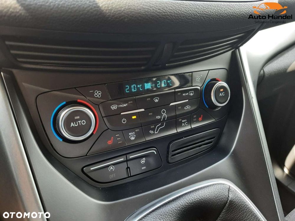 Ford Kuga 1.5 EcoBoost 2x4 Titanium - 29