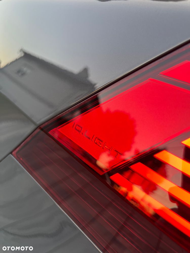 Volkswagen Tiguan 2.0 TDI SCR 4MotION DSG R-Line - 25