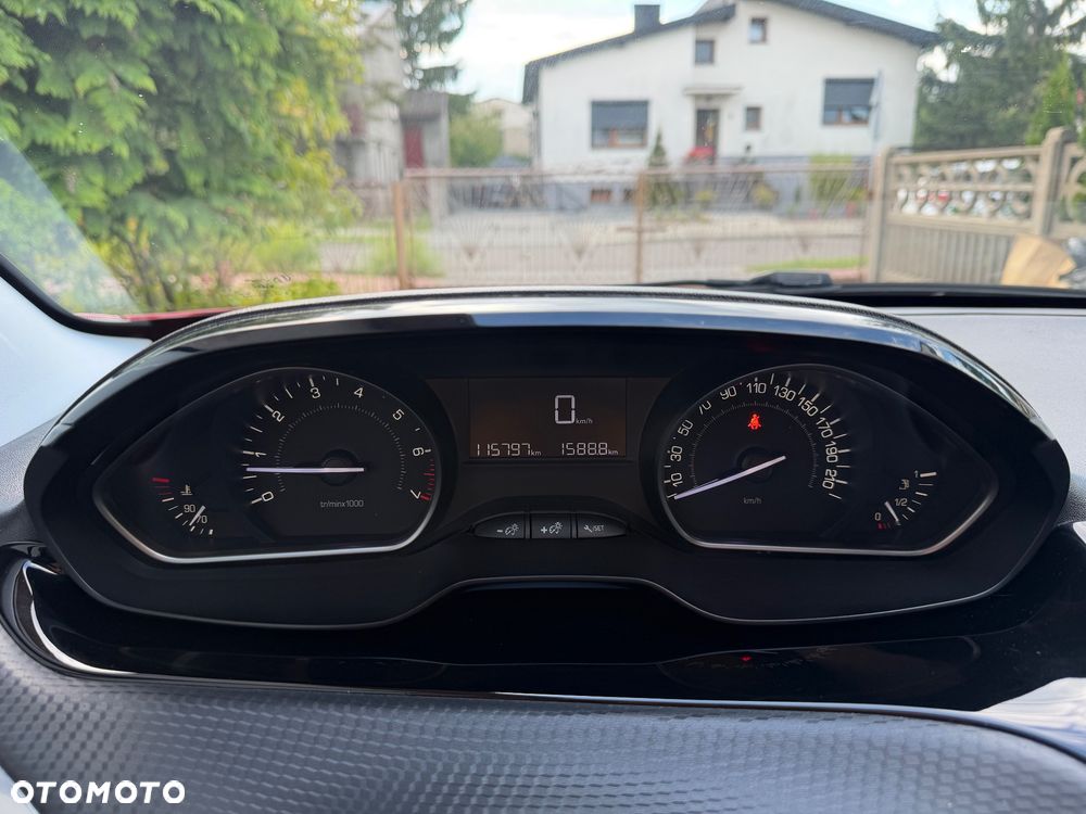 Peugeot 208 82 PureTech Style - 11