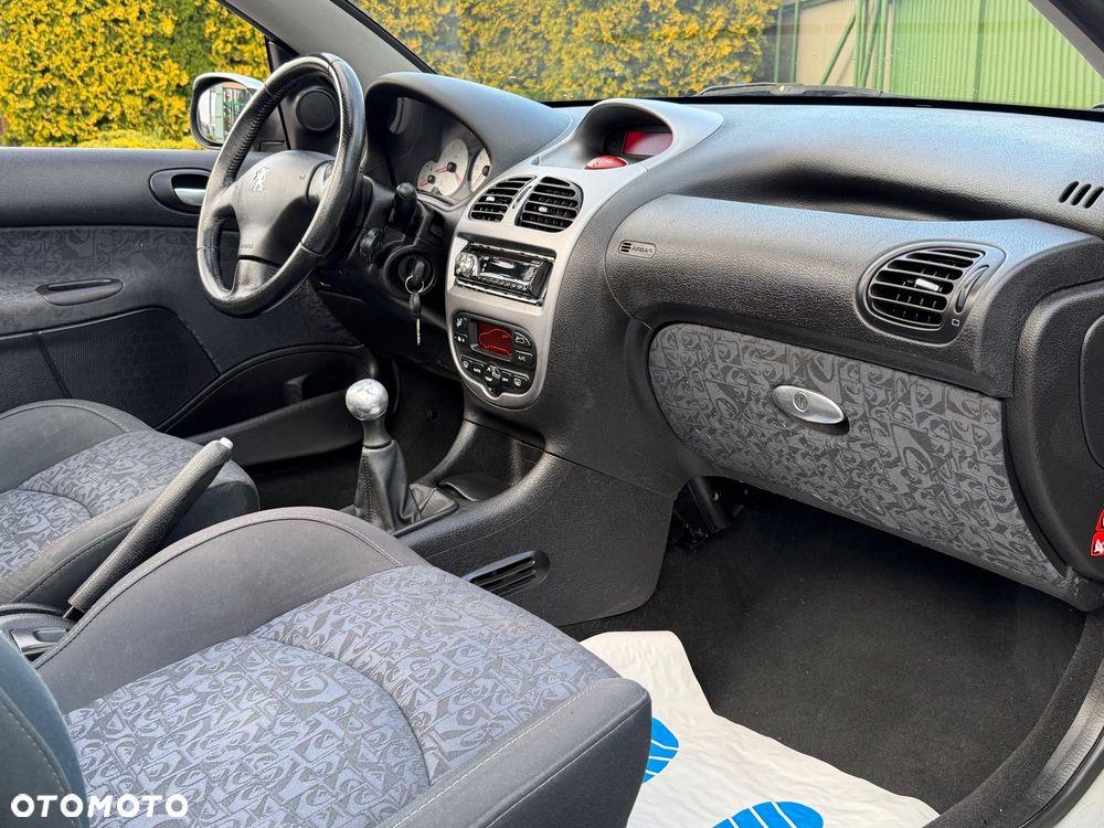 Peugeot 206 CC - 20