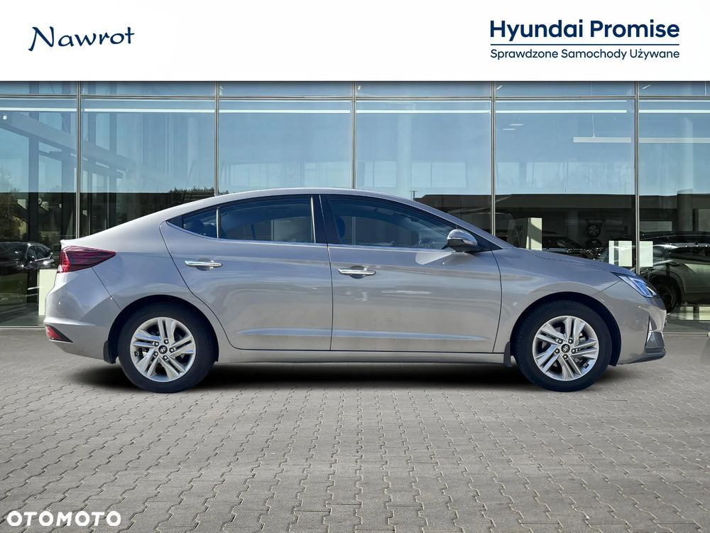 Hyundai Elantra 1.6 Comfort - 6