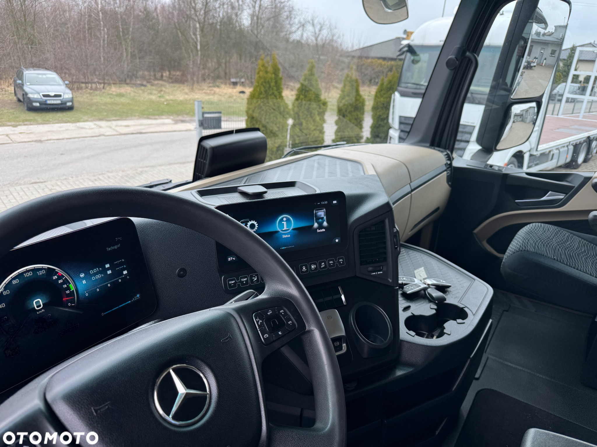 Mercedes-Benz - 26