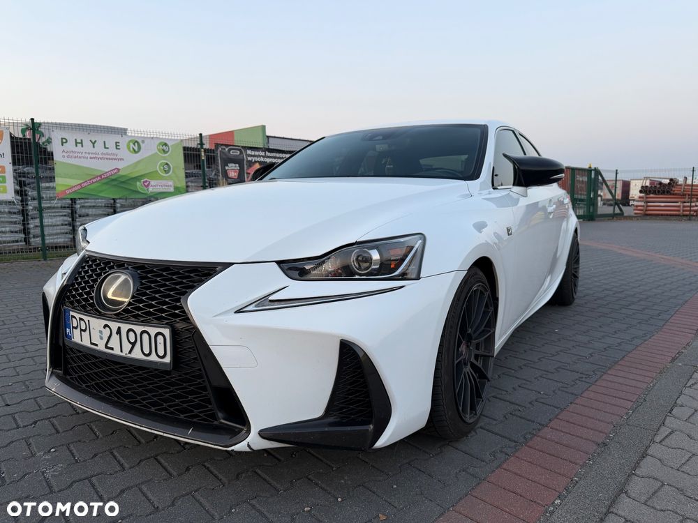 Lexus IS 200t / 300 F Sport - 4