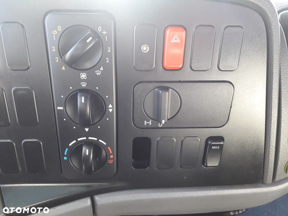 Mercedes-Benz Atego 1222 + Żuraw HMF - 12