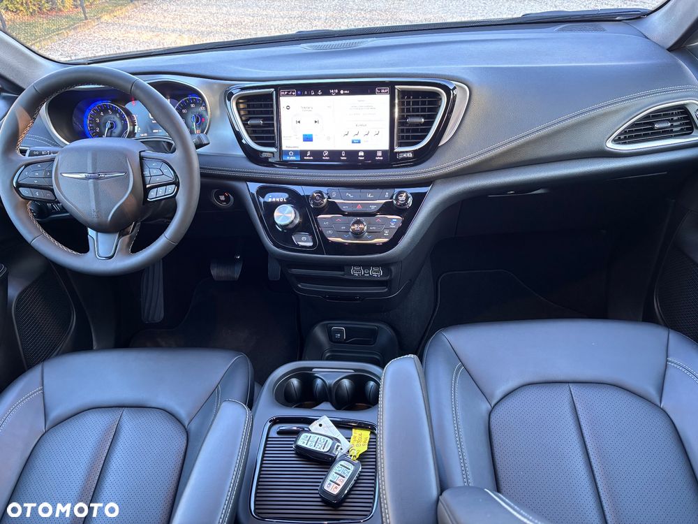 Chrysler Pacifica - 27