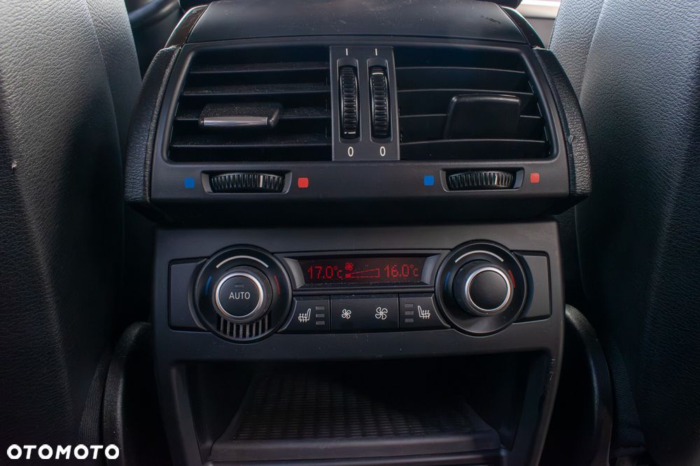 BMW X5 xDrive35i - 30