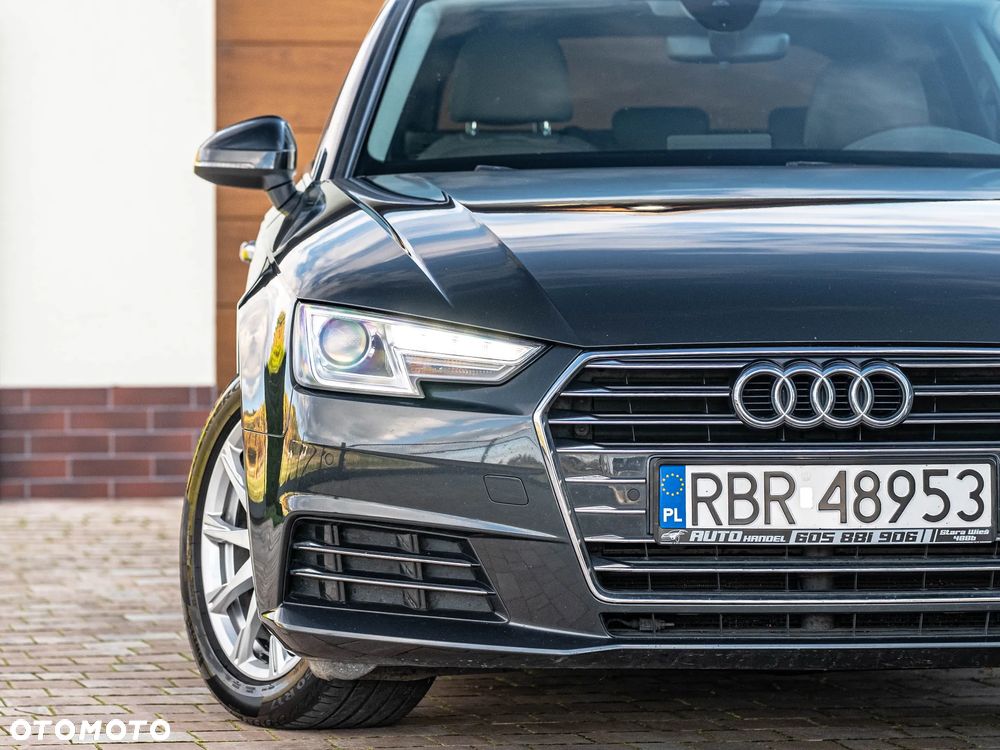 Audi A4 Avant 2.0 TDI Design S tronic - 30