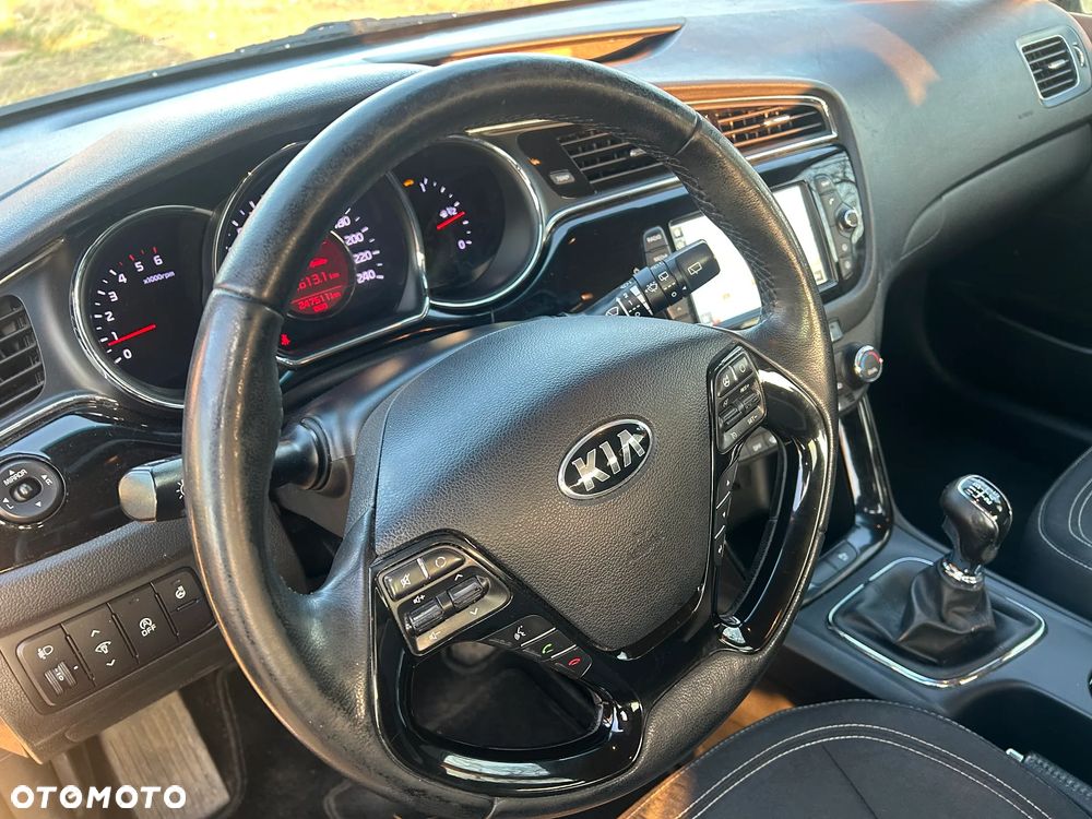 Kia Ceed 1.6 CRDi 136 ISG Platinum Edition - 20