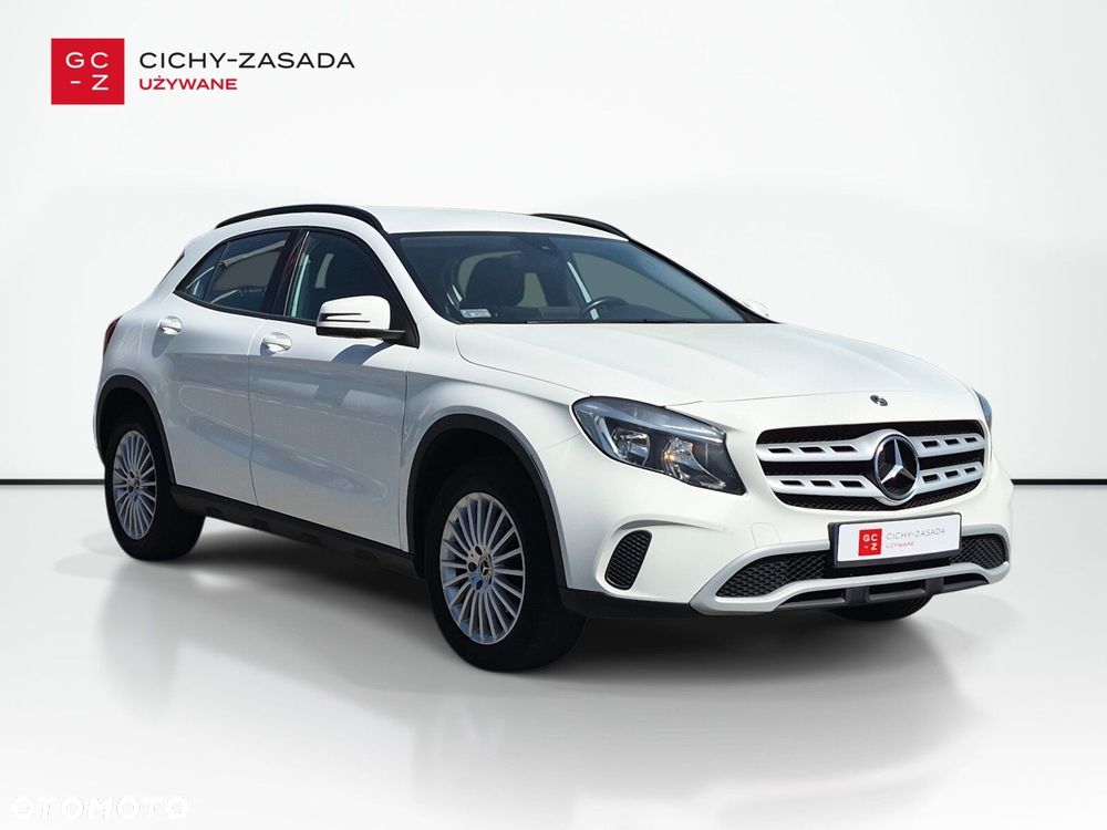 Mercedes-Benz GLA - 7