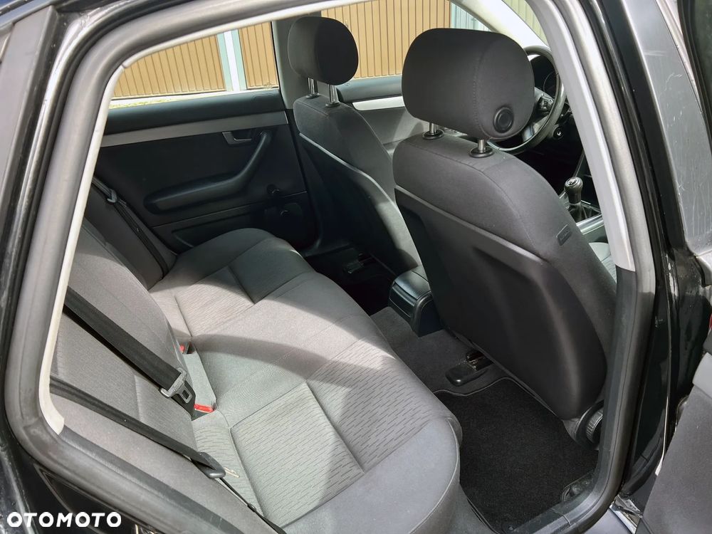 Audi A4 Limousine - 9