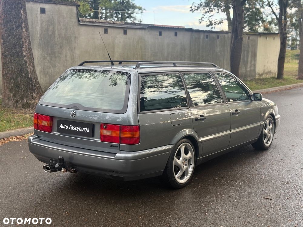 Volkswagen Passat - 4