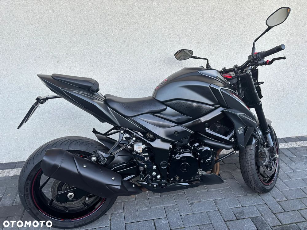 Suzuki GSX - 7