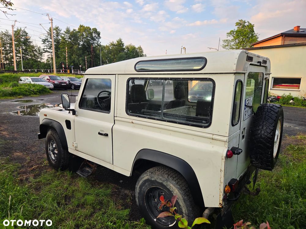 Land Rover Defender - 6