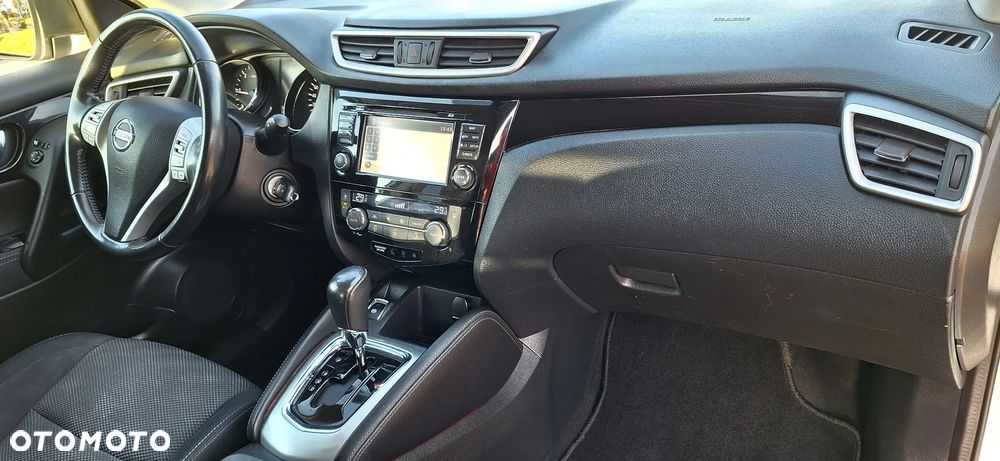 Nissan Qashqai 1.6 DCi Xtronic TEKNA - 20