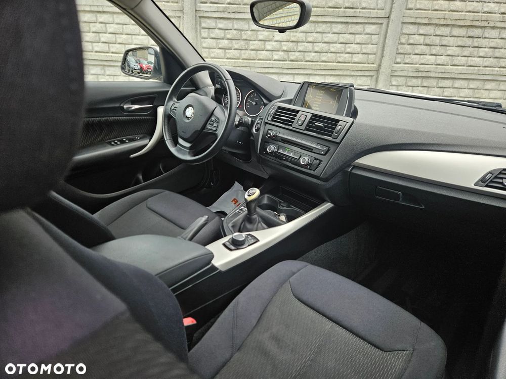 BMW Seria 1 116i - 6