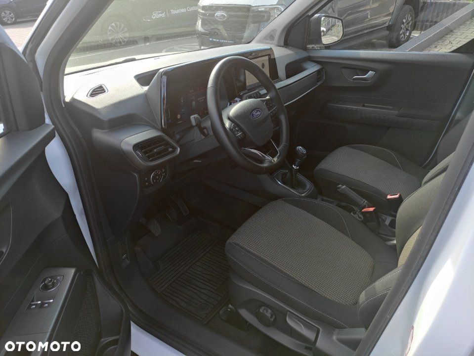 Ford Tourneo Courier - 12