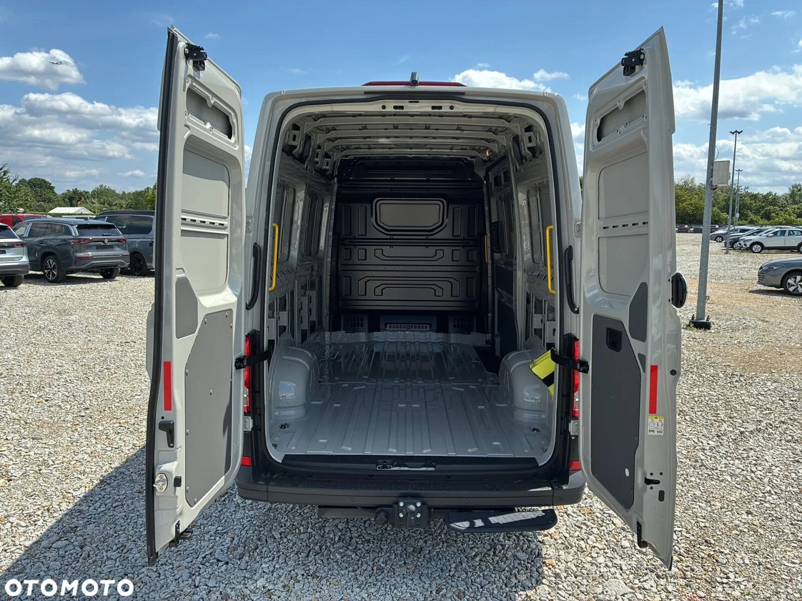 Volkswagen Crafter 35 Furgon L3H3, 2.0TDI 177KM, Wysoki dach, r.o. 3640 - 10
