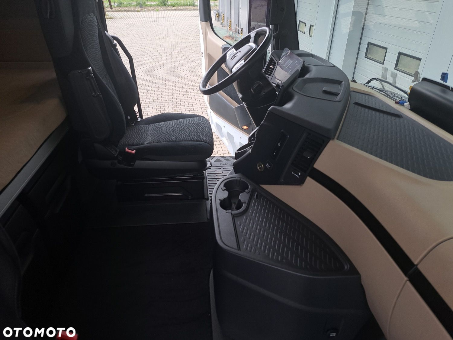 Versalift Actros 1845 - 18