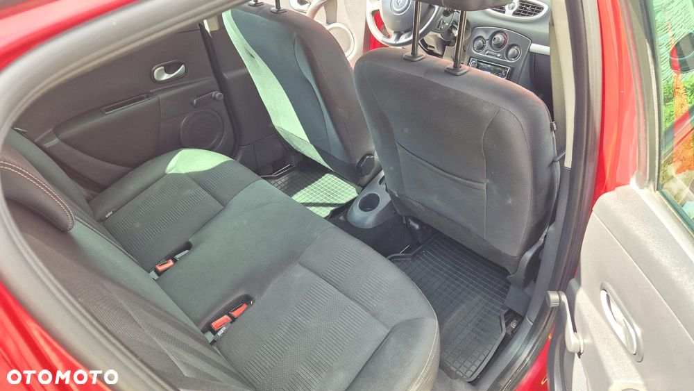 Renault Clio 1.2 16V 75 Dynamique - 12