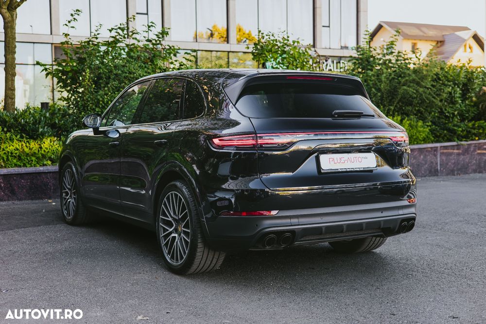 Porsche Cayenne - 12