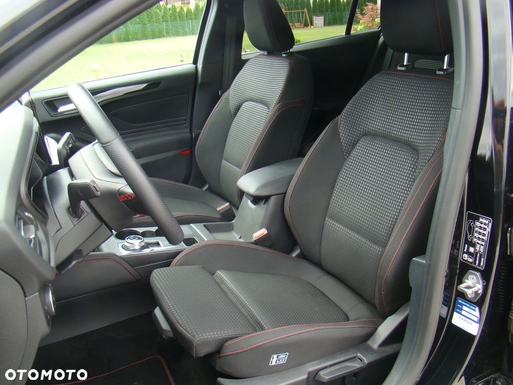 Ford Focus 1.5 EcoBlue STart-Stopp-System ST-LINE X - 22